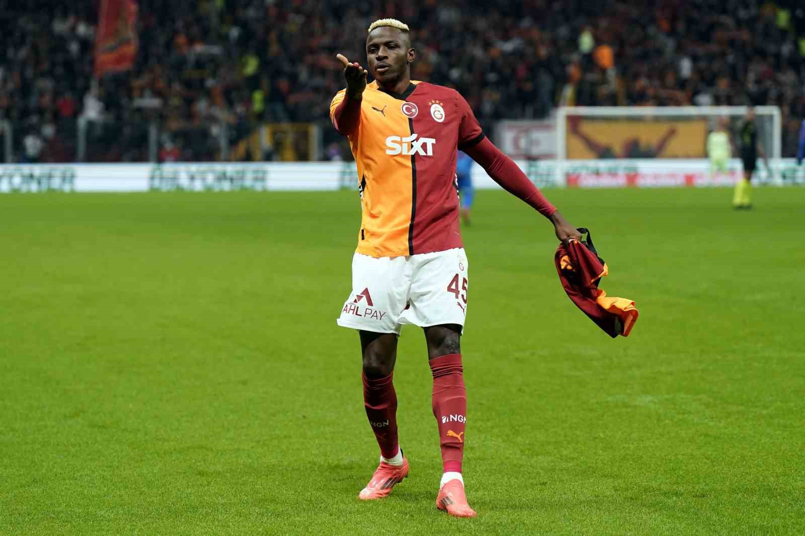 Trendyol Süper Lig: Galatasaray: 1 - Göztepe: 1 (İlk yarı)
