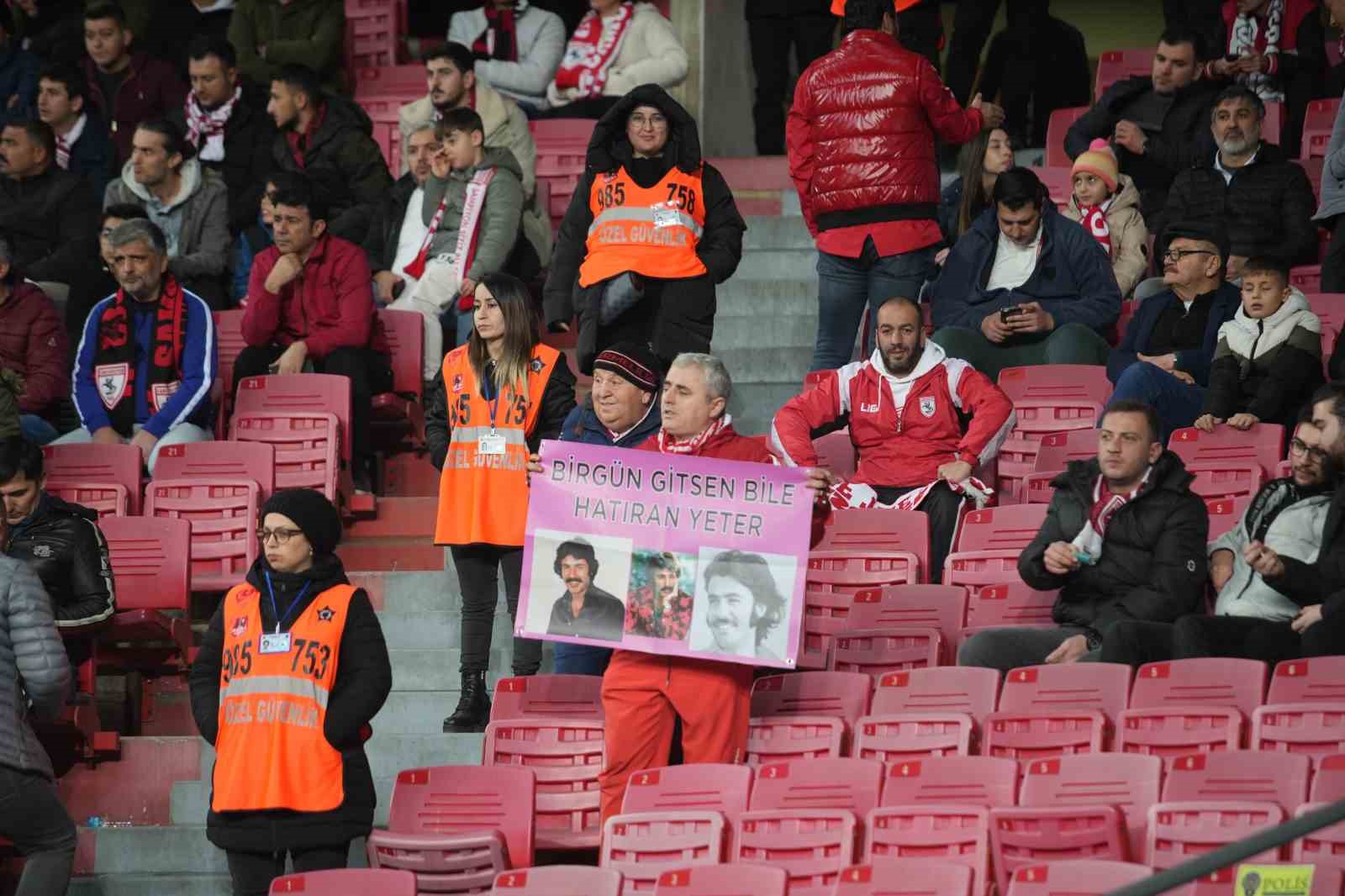 Trendyol Süper Lig: Samsunspor: 0 - Trabzonspor: 0 (Maç devam ediyor)
