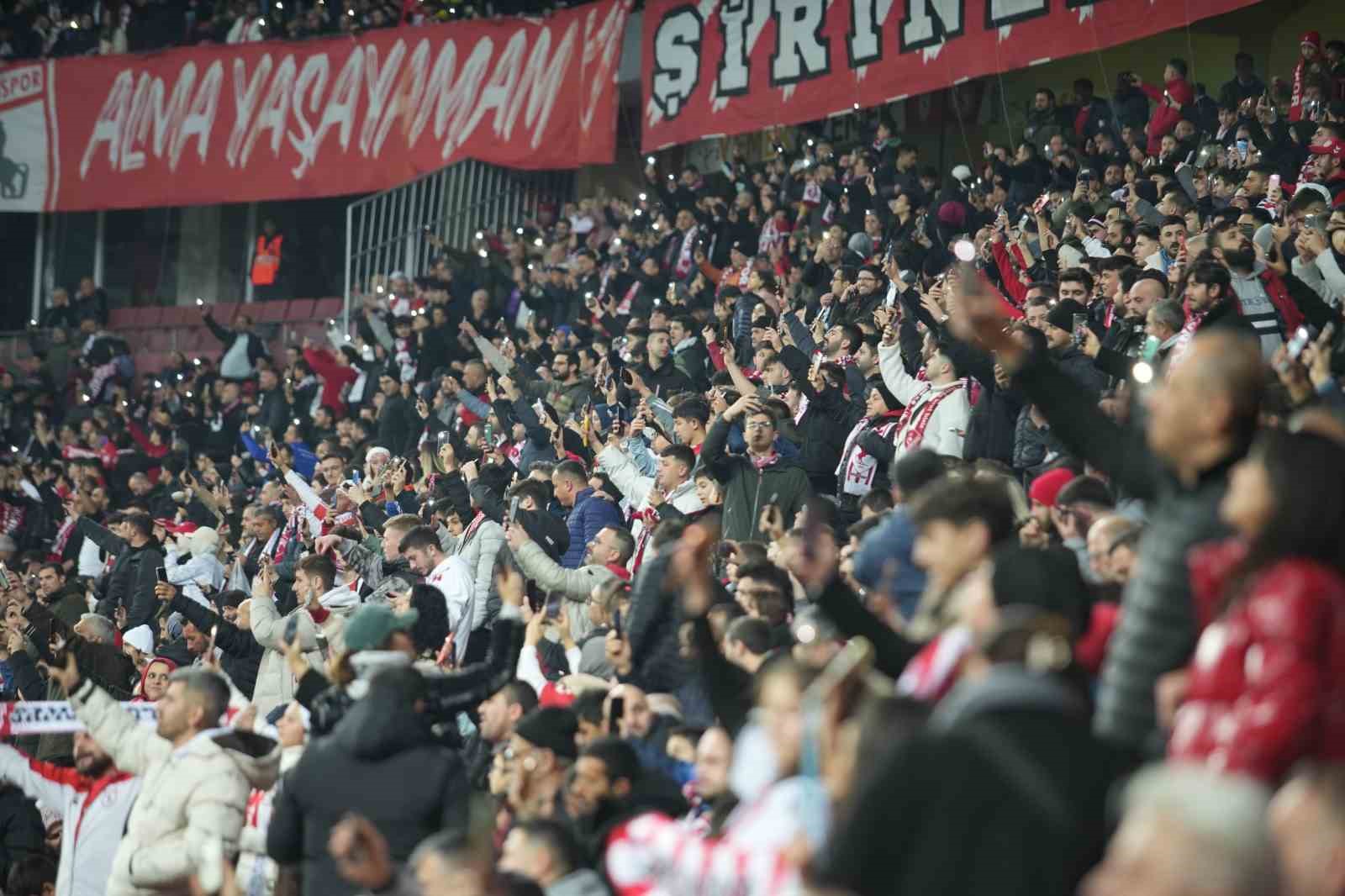 Trendyol Süper Lig: Samsunspor: 0 - Trabzonspor: 0 (Maç devam ediyor)
