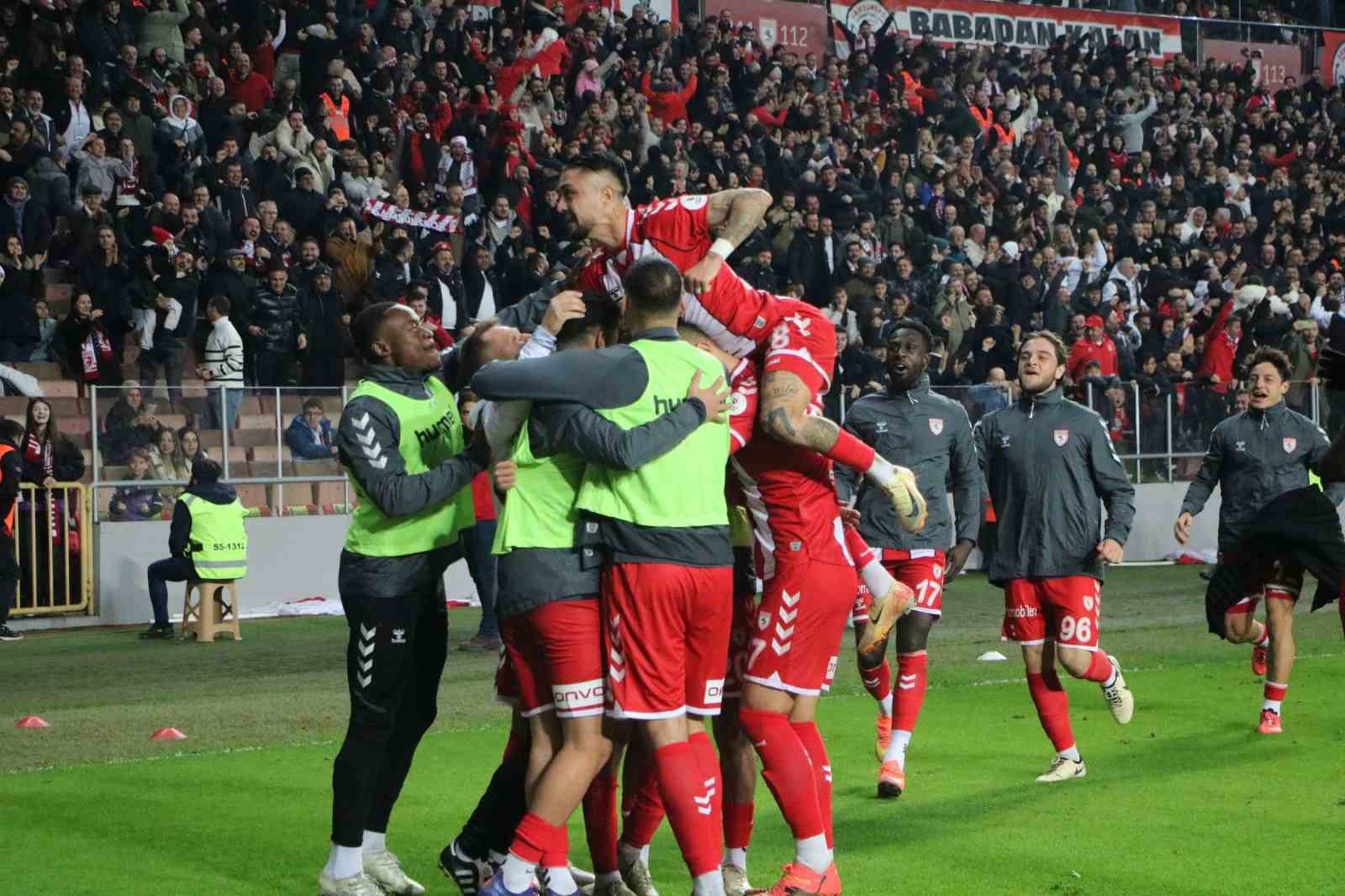 Trendyol Süper Lig: Samsunspor: 2 - Trabzonspor: 1 (Maç sonucu)
