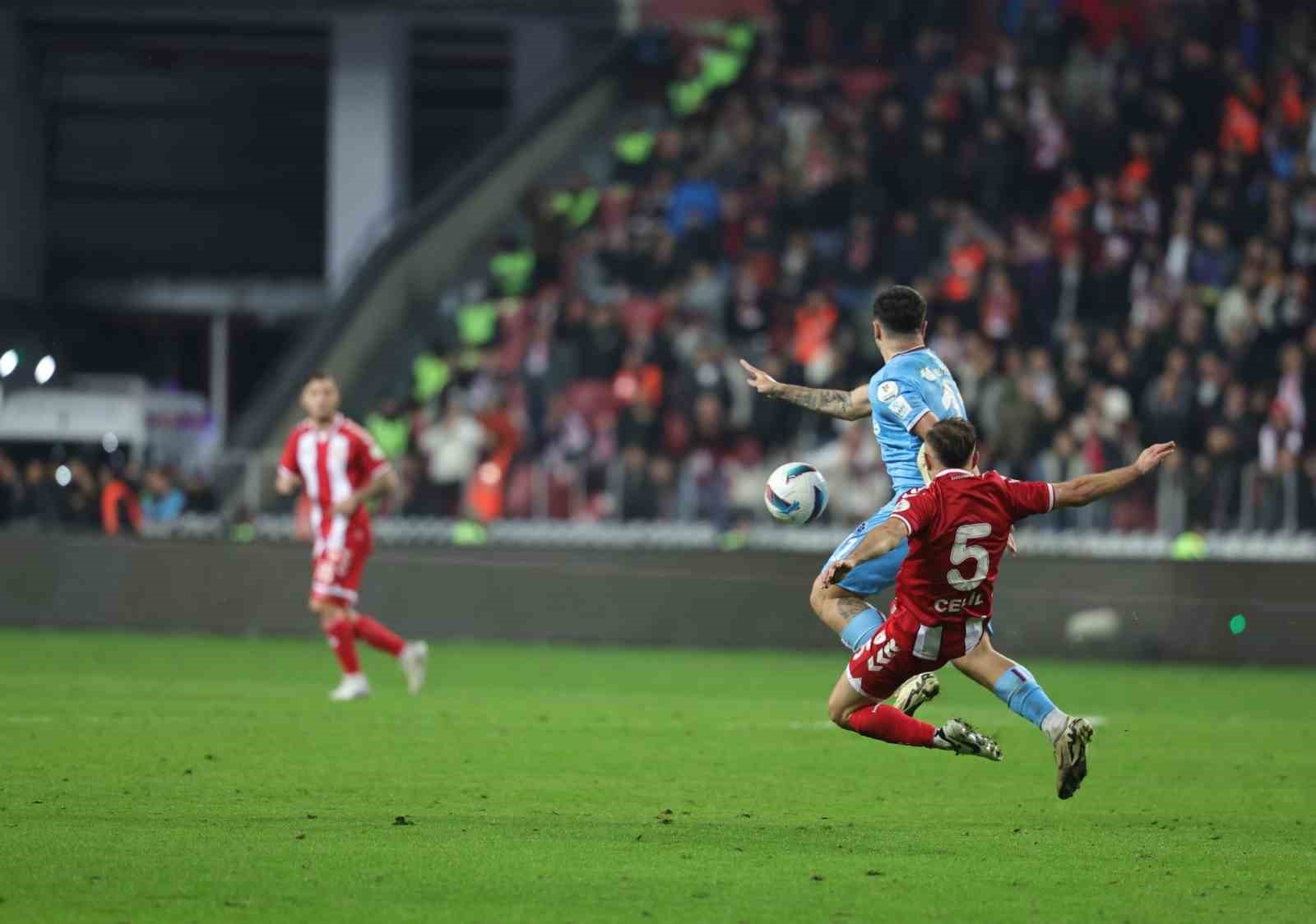 Trendyol Süper Lig: Samsunspor: 2 - Trabzonspor: 1 (Maç sonucu)
