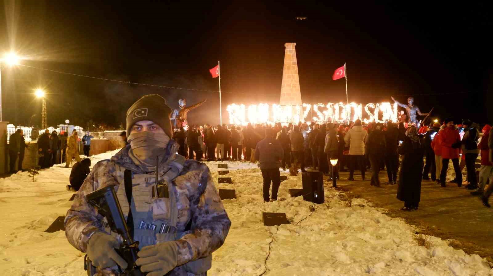 Dondurucu havada, Sarıkamış Şehitleri için yürüdüler
