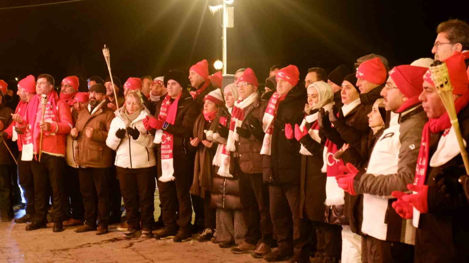 Dondurucu havada, Sarıkamış Şehitleri için yürüdüler
