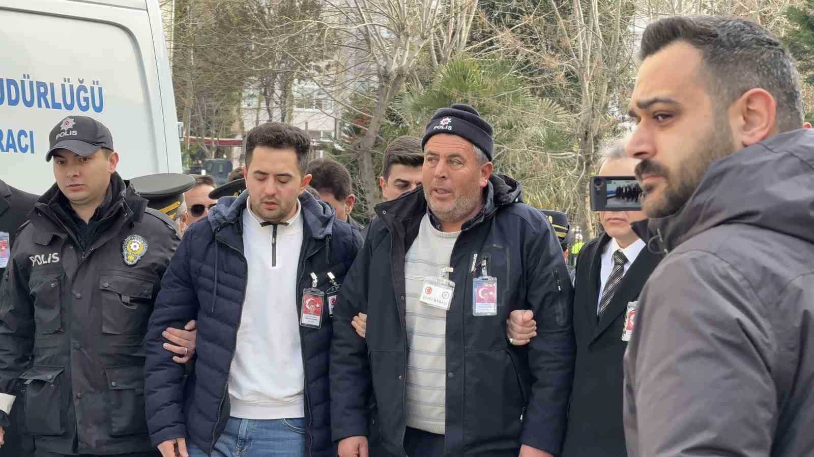 İstanbul Emniyet Müdürlüğü’nde şehit Emirhan Aramış’ın cenaze töreni düzenlendi
