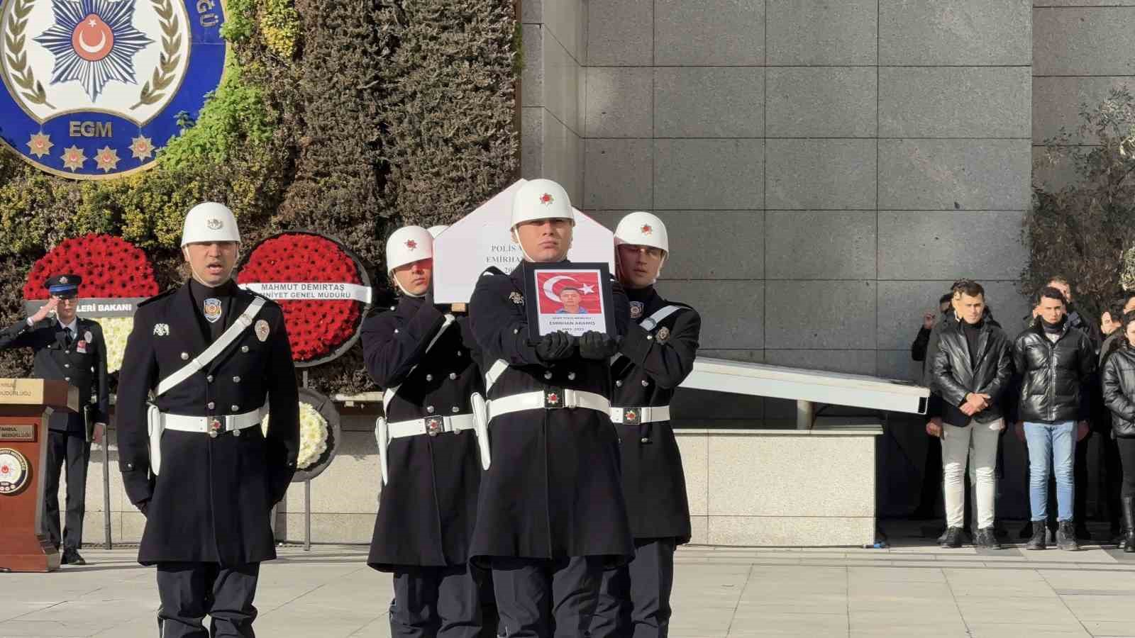 İstanbul Emniyet Müdürlüğü’nde şehit Emirhan Aramış’ın cenaze töreni düzenlendi
