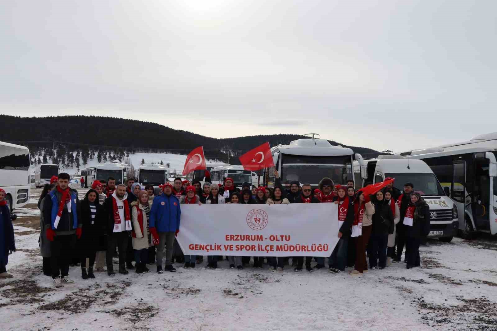 Gençlik şühedanın izinde
