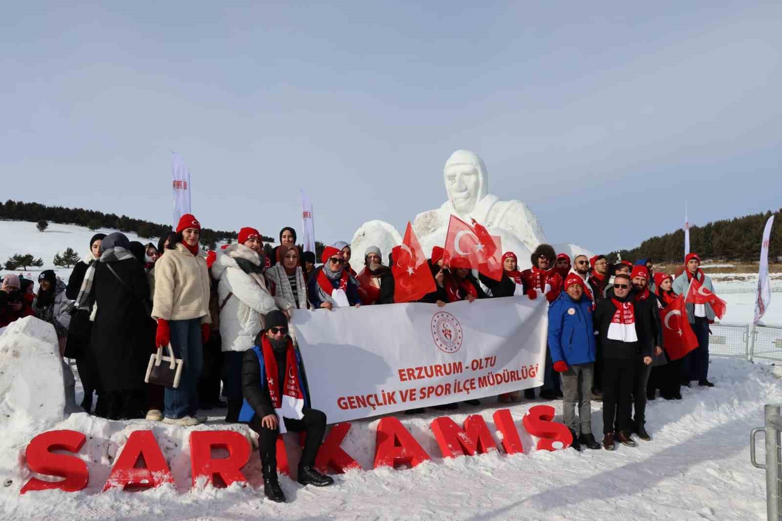 Gençlik şühedanın izinde
