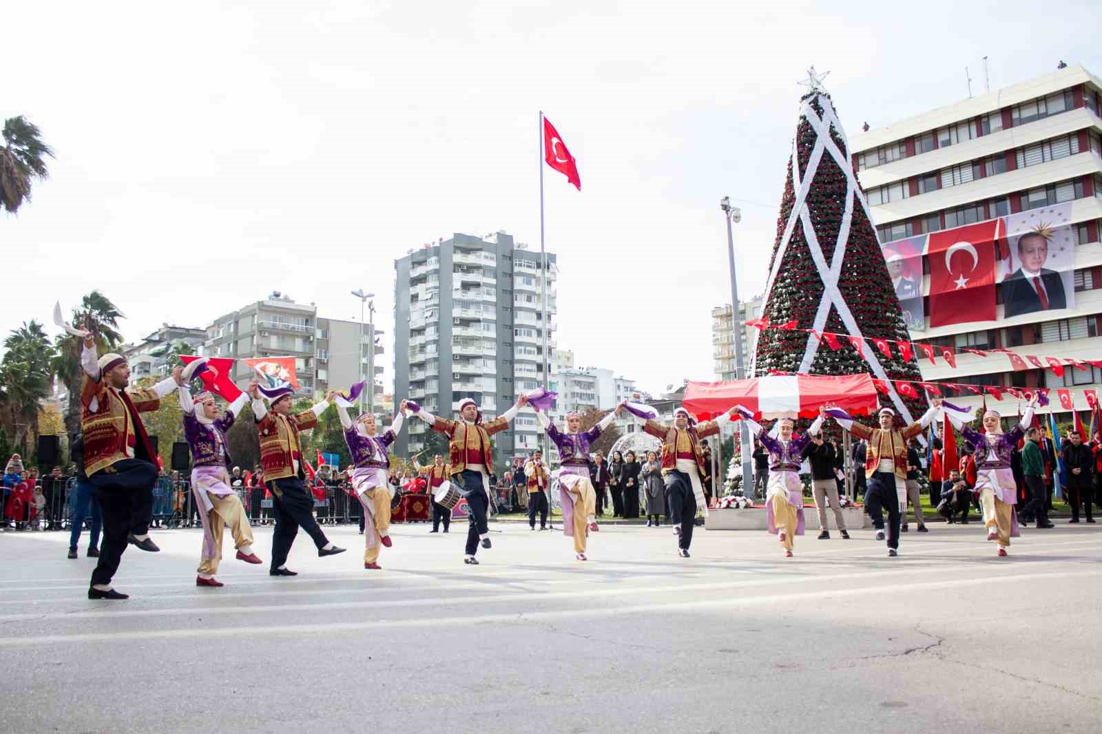 Adana’da 103. yıl coşkusu
