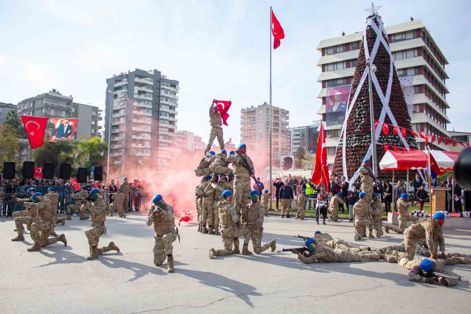 Adana’da 103. yıl coşkusu
