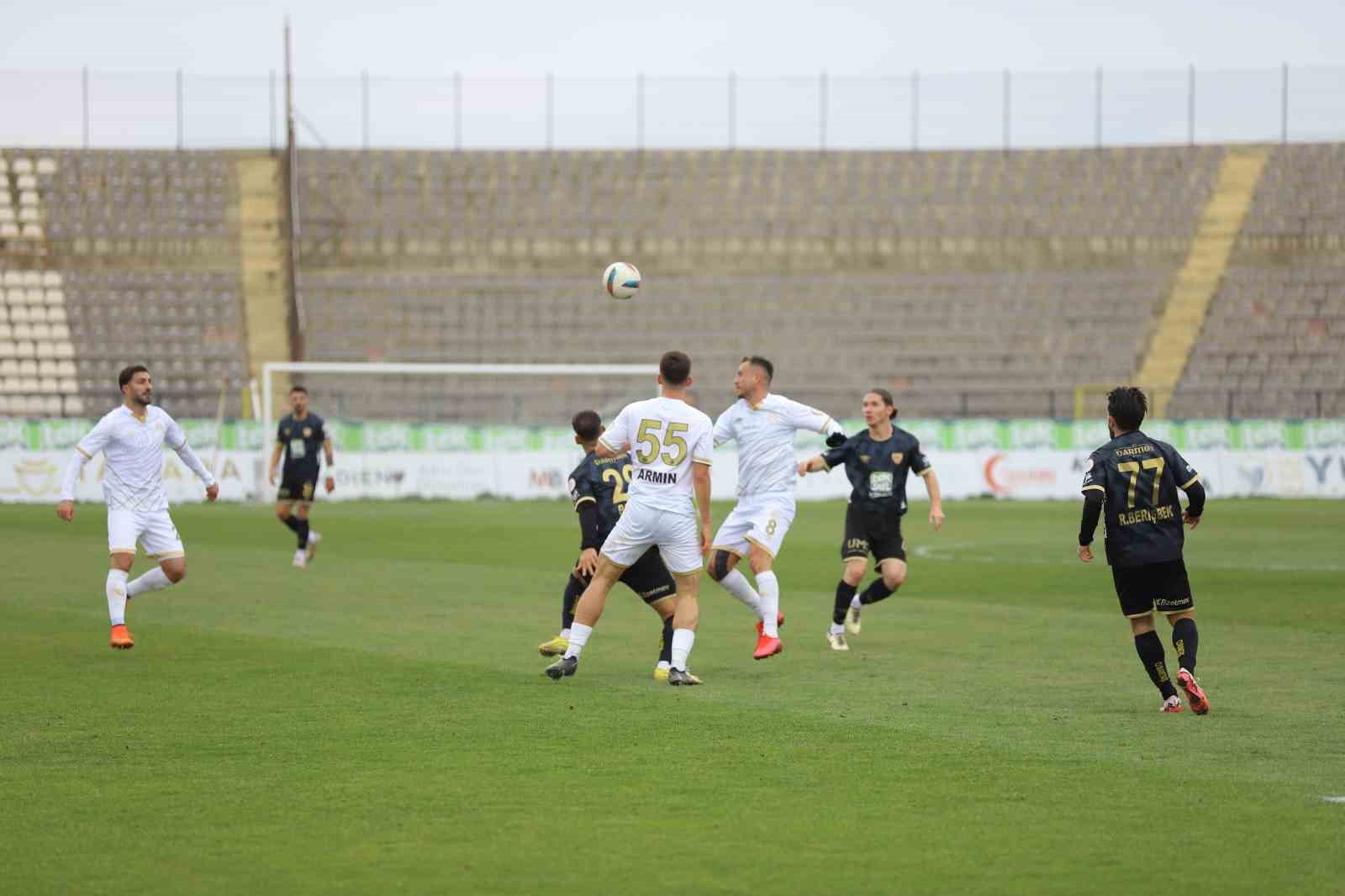 Trendyol 1. Lig: Bandırmaspor: 2 - Manisa Futbol Kulübü: 3
