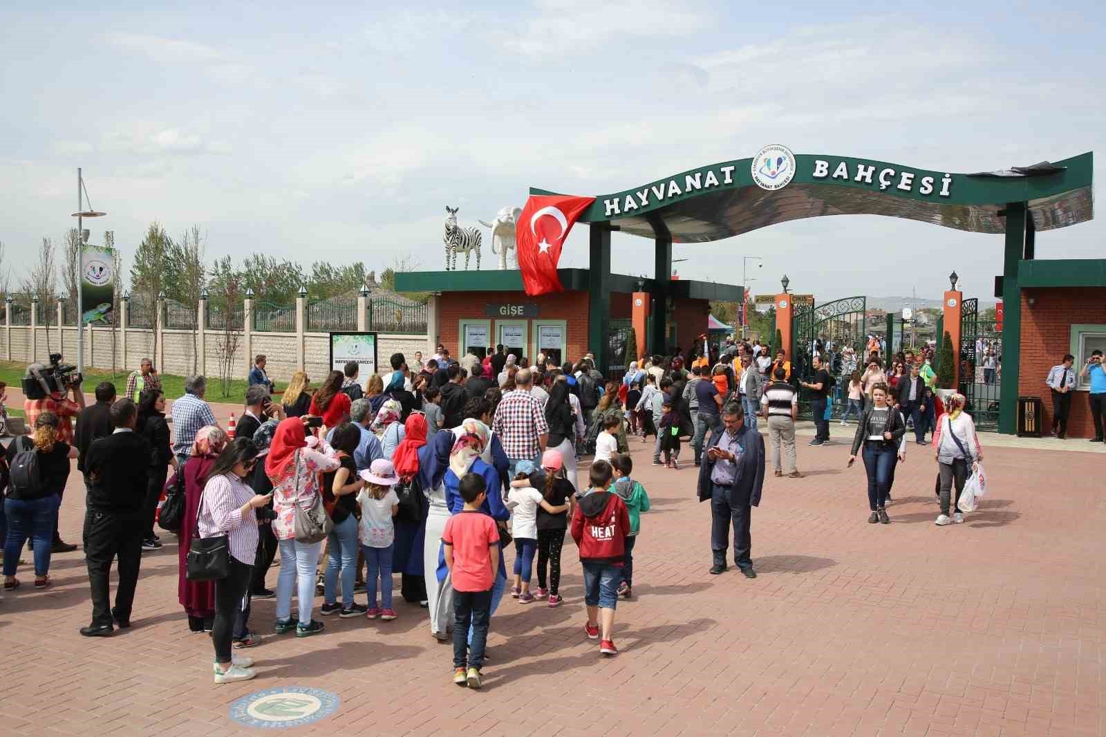 Eskişehir Hayvanat Bahçesi bir yılda 805 bin ziyaretçi ağırladı
