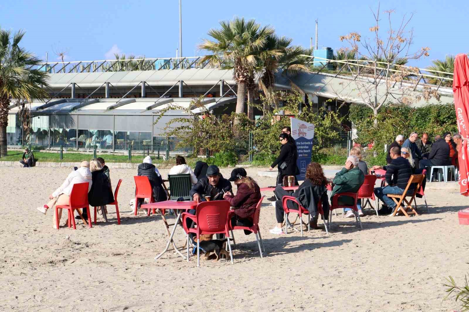 Kuşadası’nda ocak ayında bahar havası
