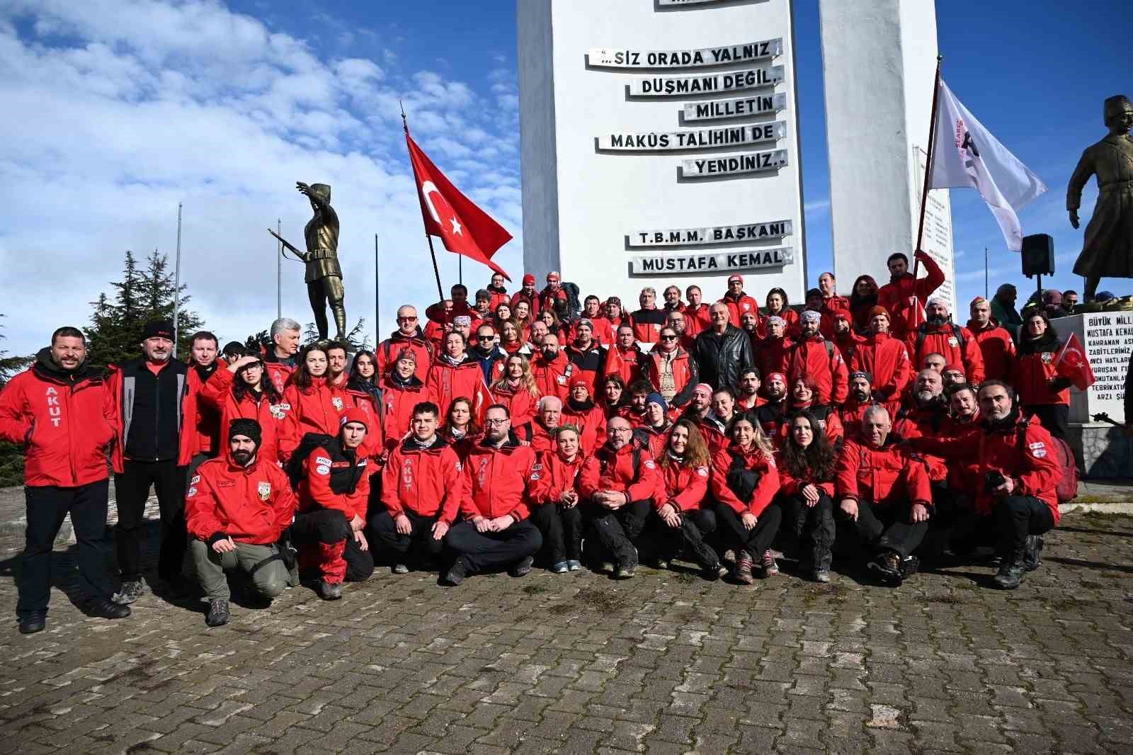 İnönü Savaşları şehitleri 8 kilometrelik yürüyüşle anıldı
