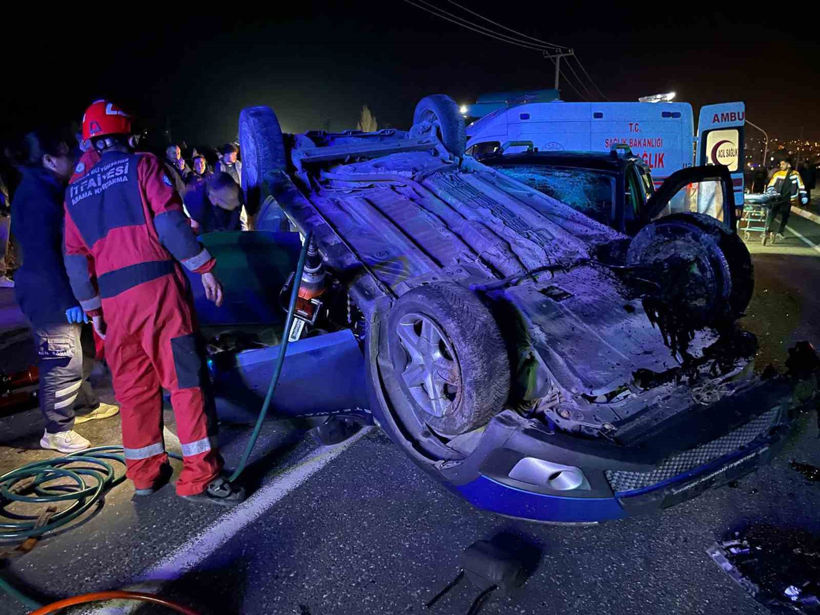 Muğla’da araçlar birbirine girdi: Kaza yerine çok sayıda ambulans sevk edildi
