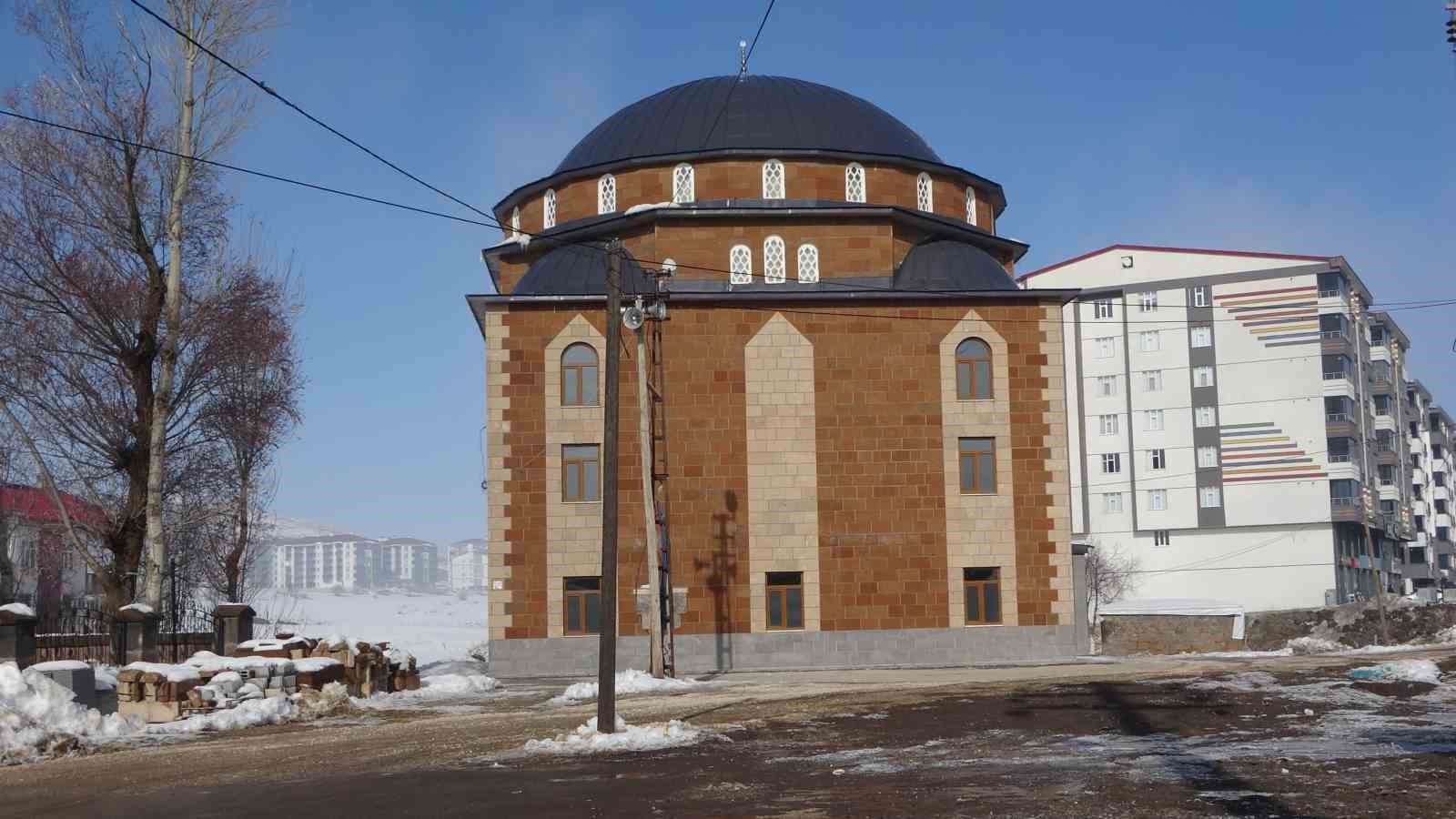 Köye 13 milyon liraya modern cami
