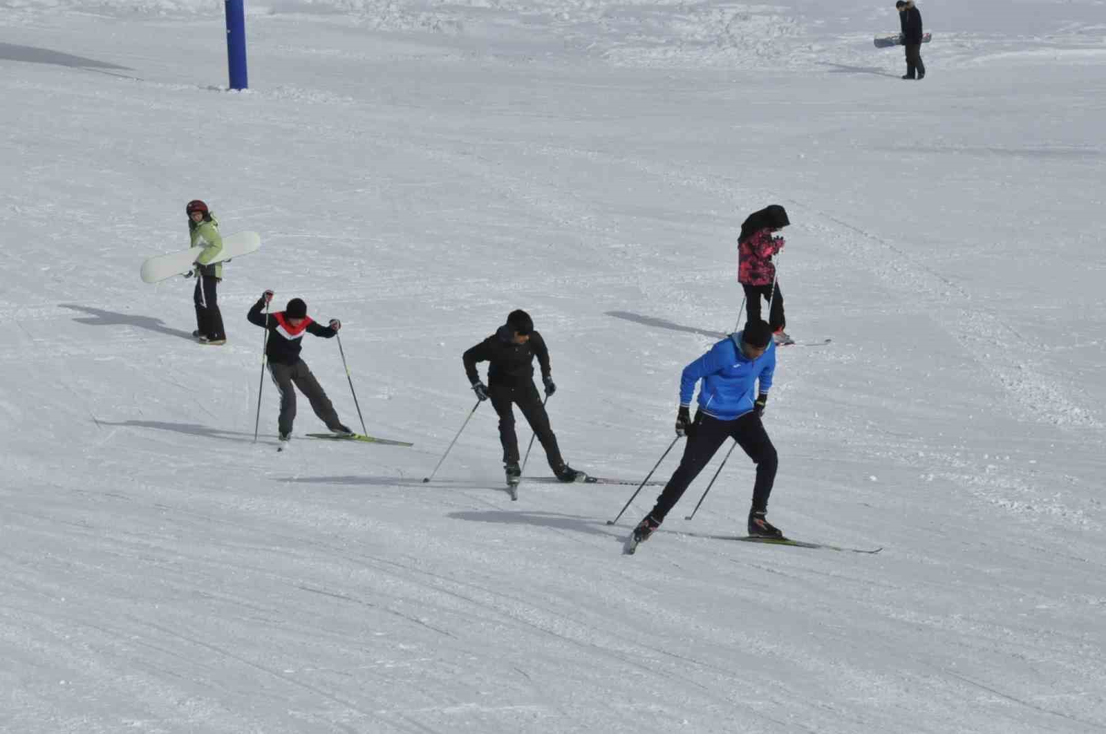 Sarıkamış Kayak Merkezi’nde kar kalınlığı 55 santim
