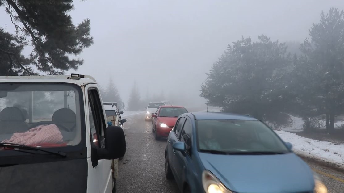 Süleymanlı Yayla Gölünde kar ve sisin birleşimi mest etti
