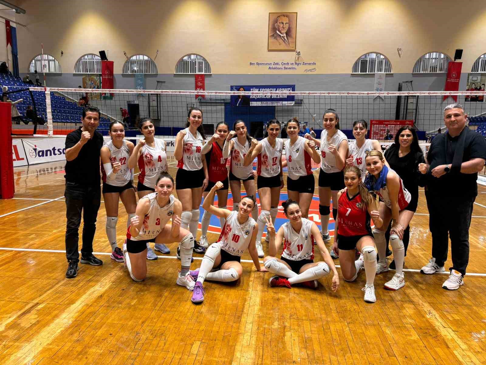 Turgutlu Belediyespor basketbol ve voleybolda haftayı galibiyetle kapattı
