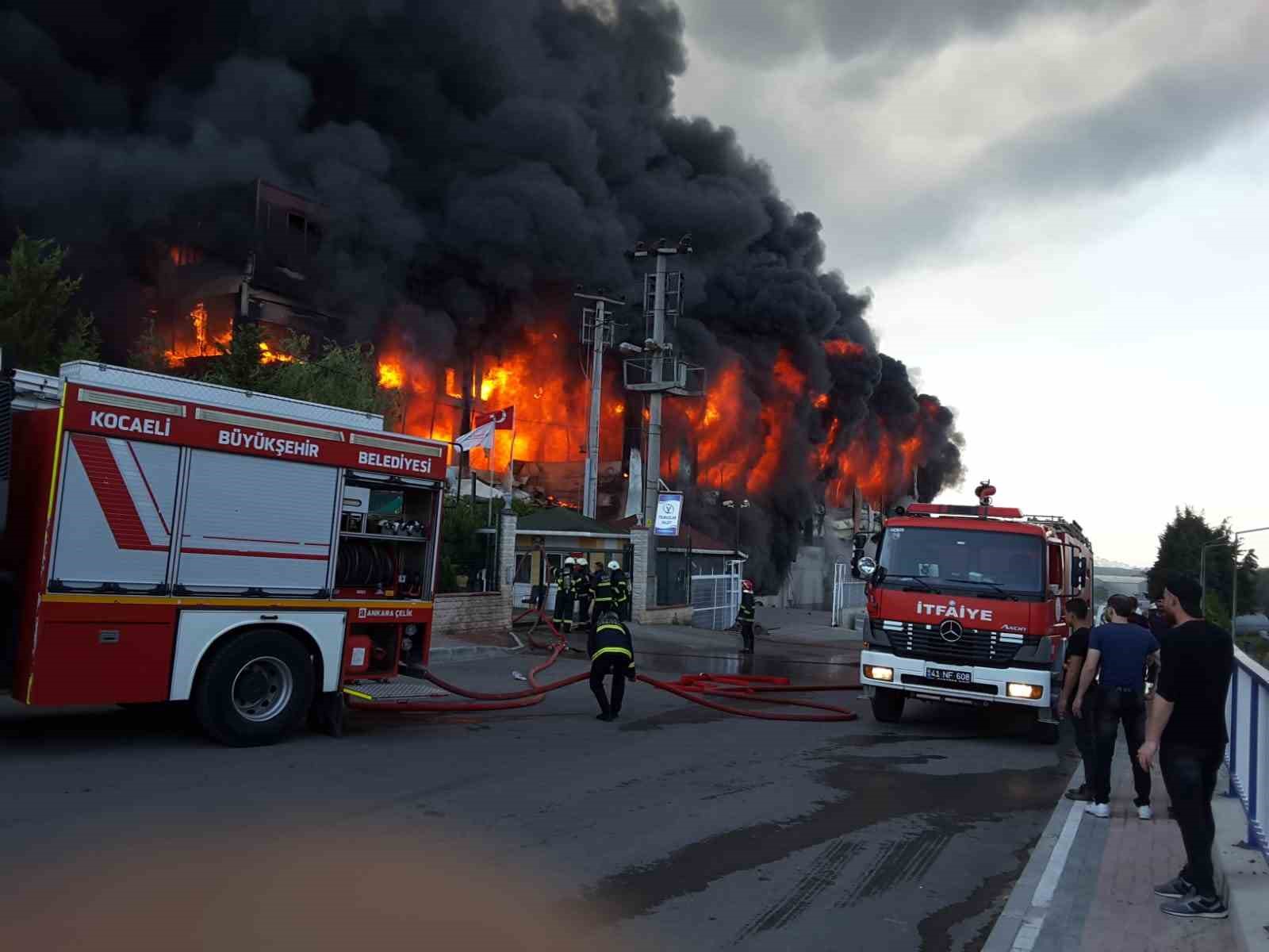 Sanayinin kalbi Kocaeli’de yangınlara 6 dakika 55 saniyede müdahale
