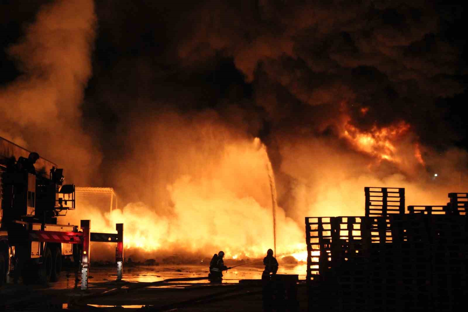 Sanayinin kalbi Kocaeli’de yangınlara 6 dakika 55 saniyede müdahale
