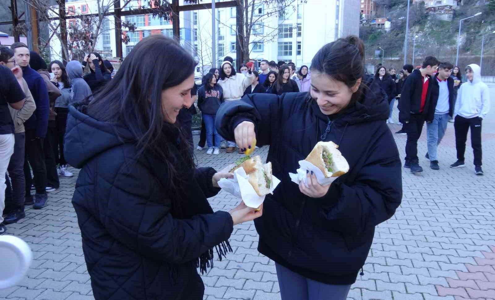 Artvin’in Borçka ilçesinde hamsi şenliği
