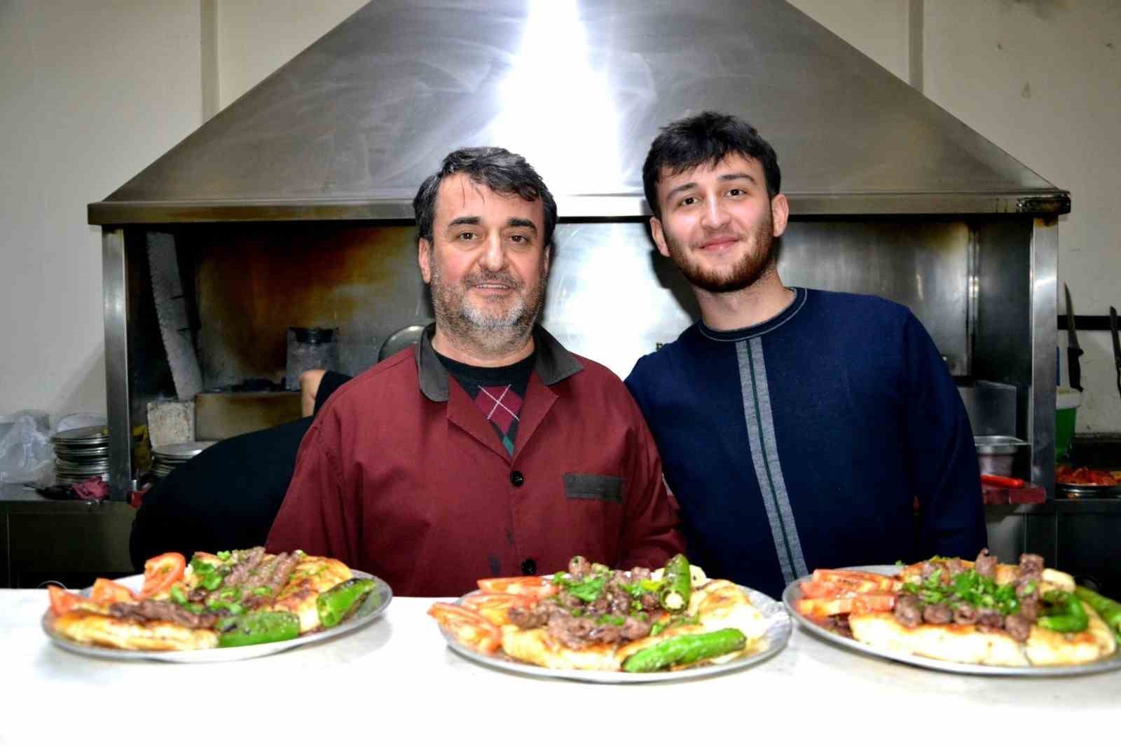 ’Sıra gençlerde’ dedi 19 yıllık koltuğunu devretti
