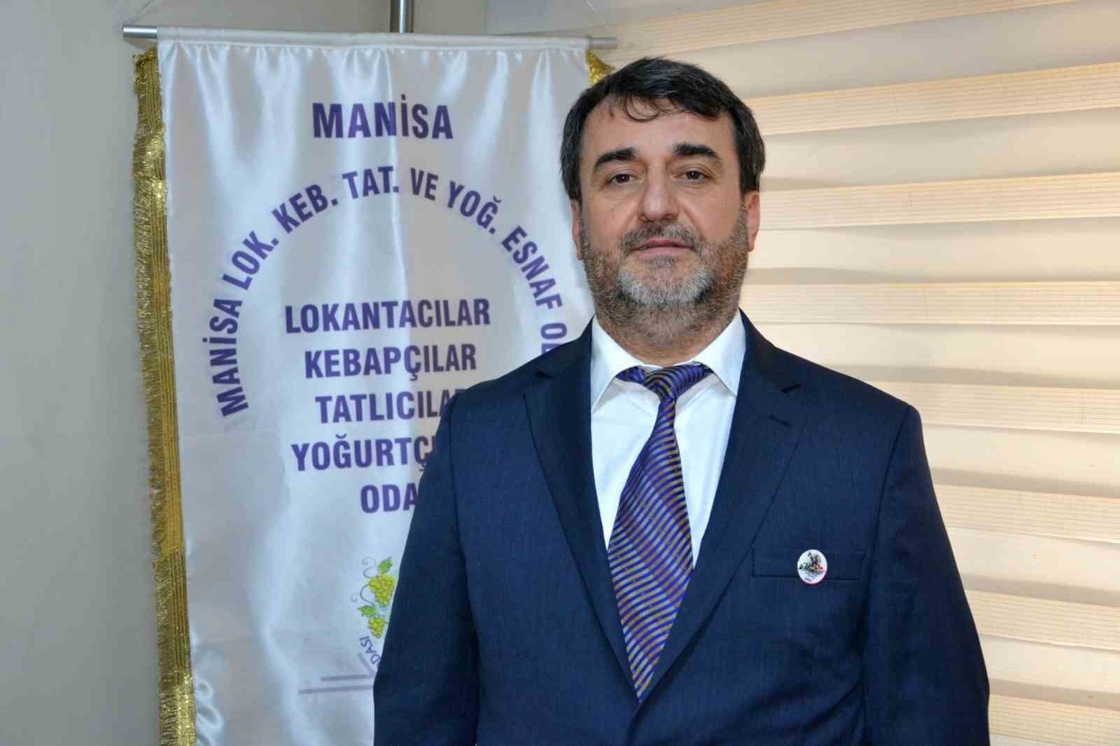 ’Sıra gençlerde’ dedi 19 yıllık koltuğunu devretti
