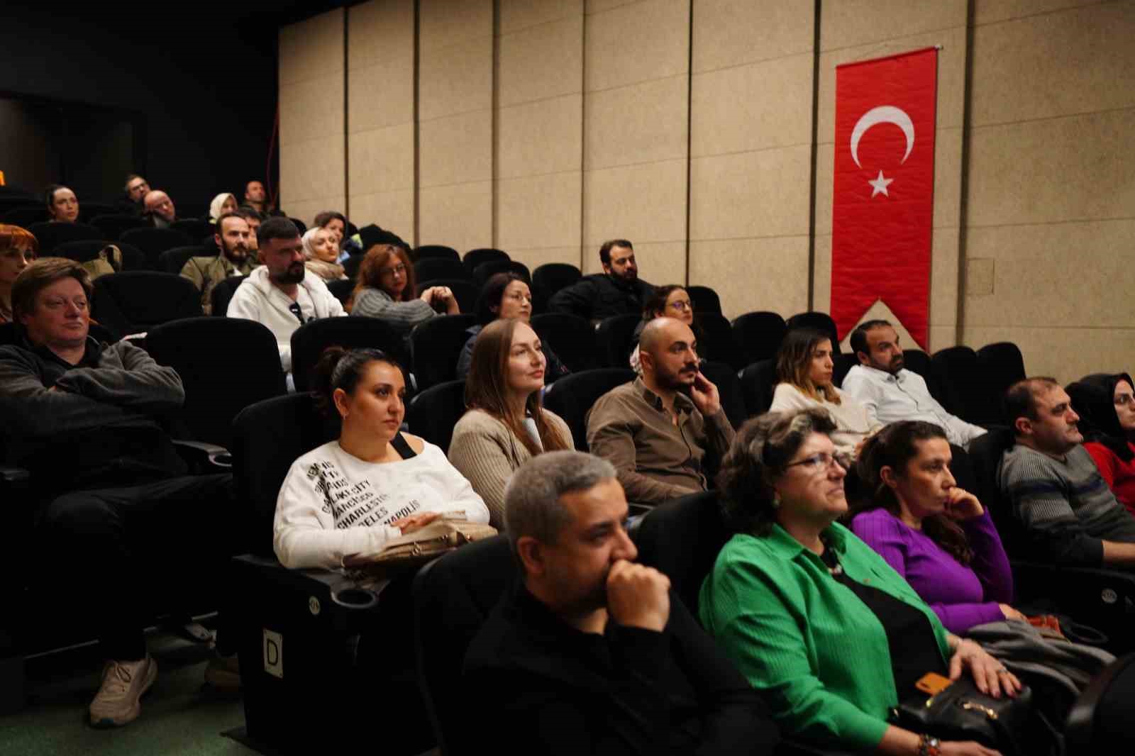 Beylikdüzü’nde aile içi mutluluğun şifreleri konuşuldu
