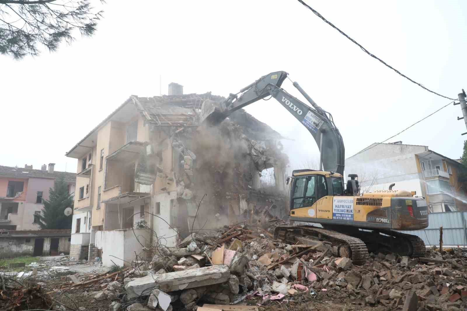 Turgutalp’e kentsel dönüşümde ilk kazma vuruldu
