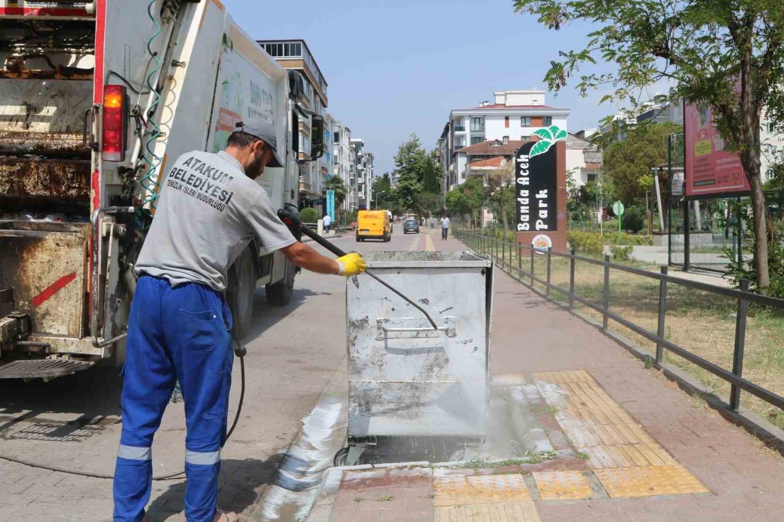 Atakum’da 5 bin 300 adet sokak yıkandı
