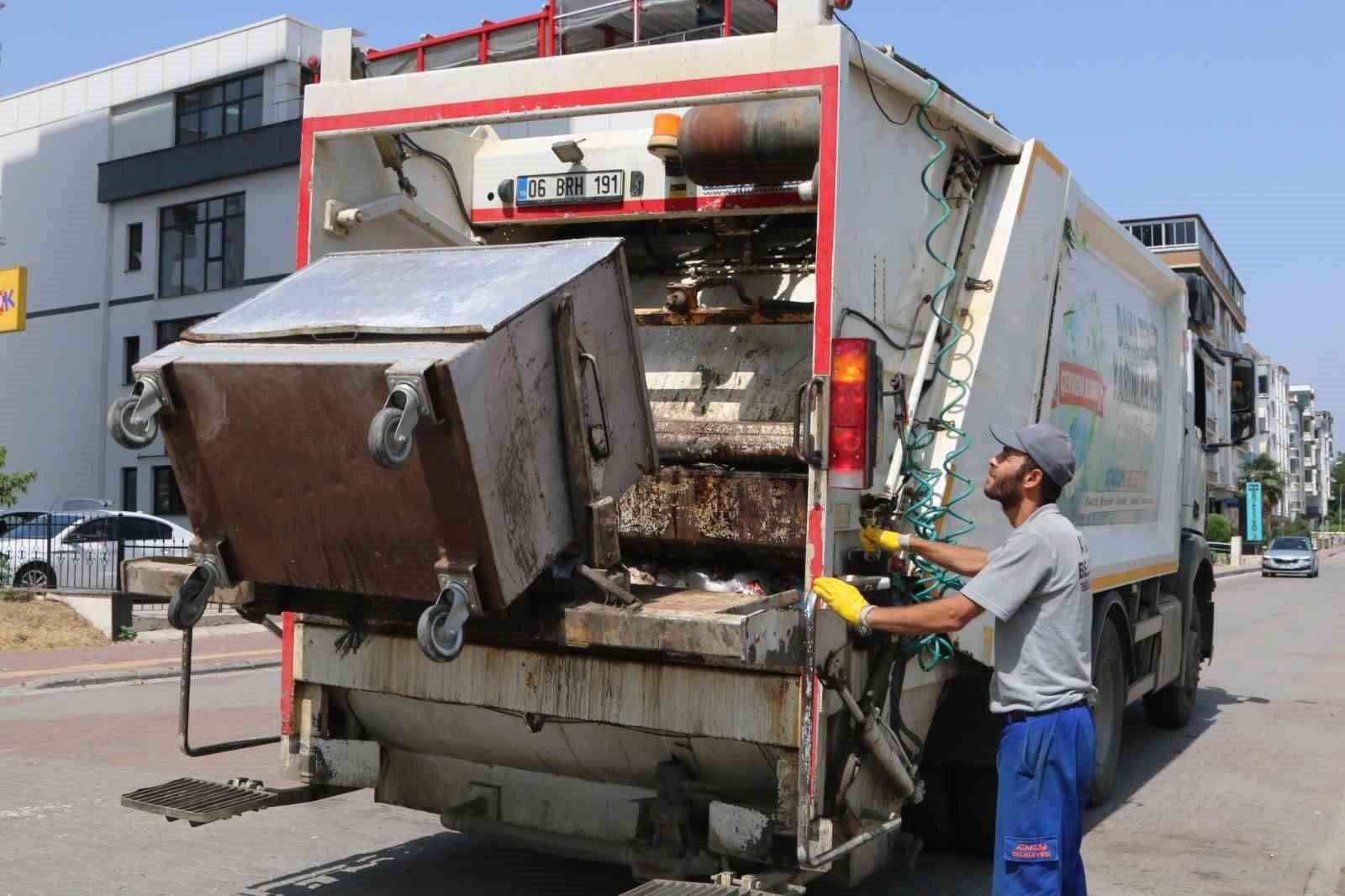 Atakum’da 5 bin 300 adet sokak yıkandı
