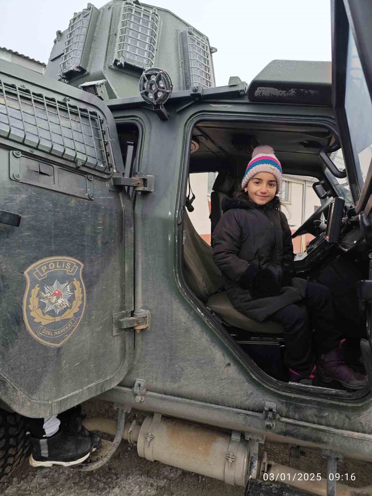 Ağrı İl Emniyet Müdürlüğü’nden öğrencilere güvenlik eğitimi
