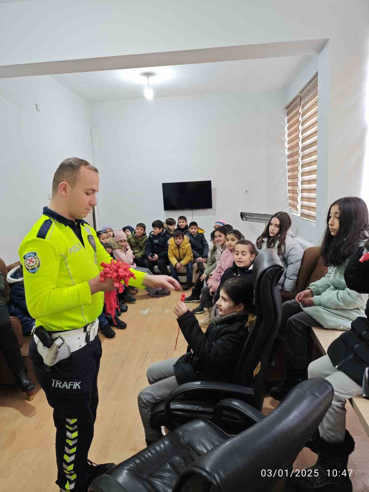 Ağrı İl Emniyet Müdürlüğü’nden öğrencilere güvenlik eğitimi
