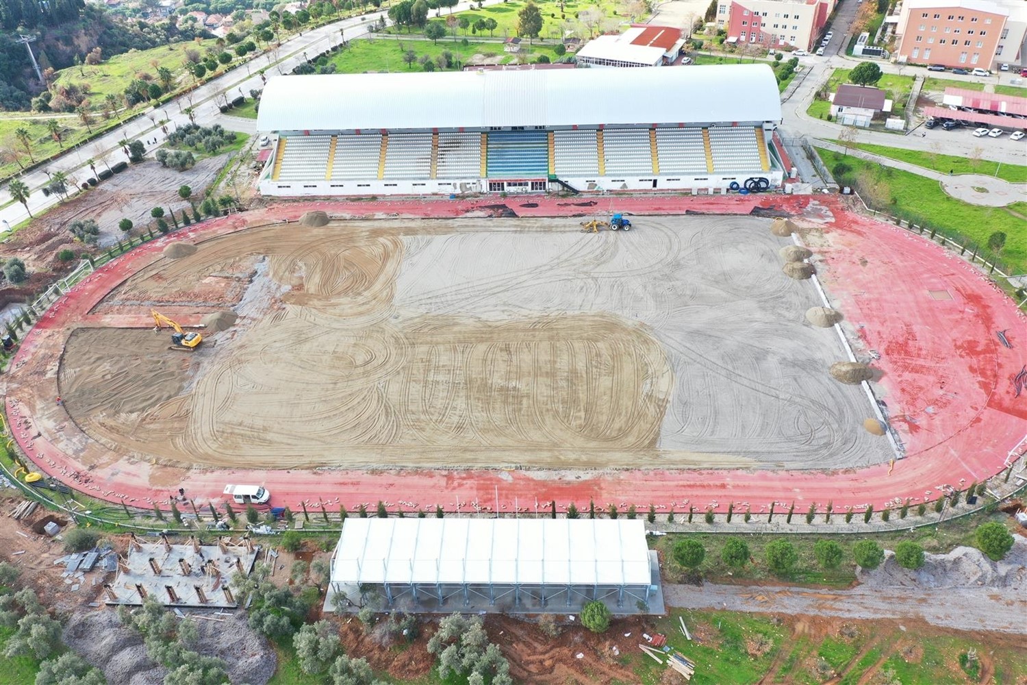 Binali Yıldırım Stadyumu’nda yenileme çalışmaları devam ediyor
