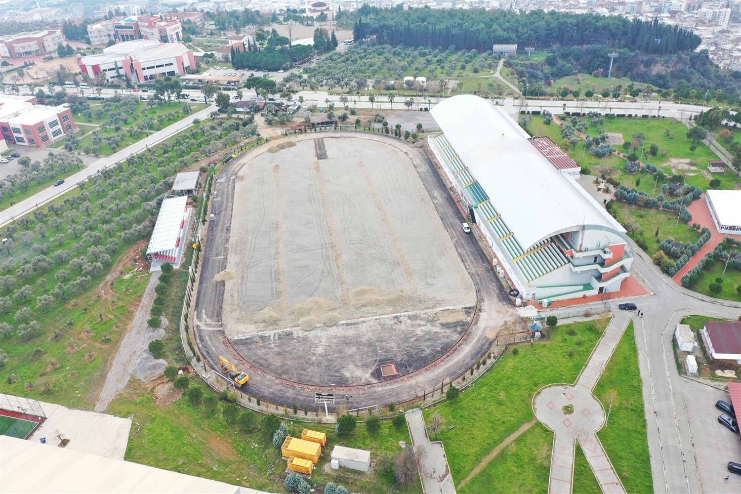 Binali Yıldırım Stadyumu’nda yenileme çalışmaları devam ediyor
