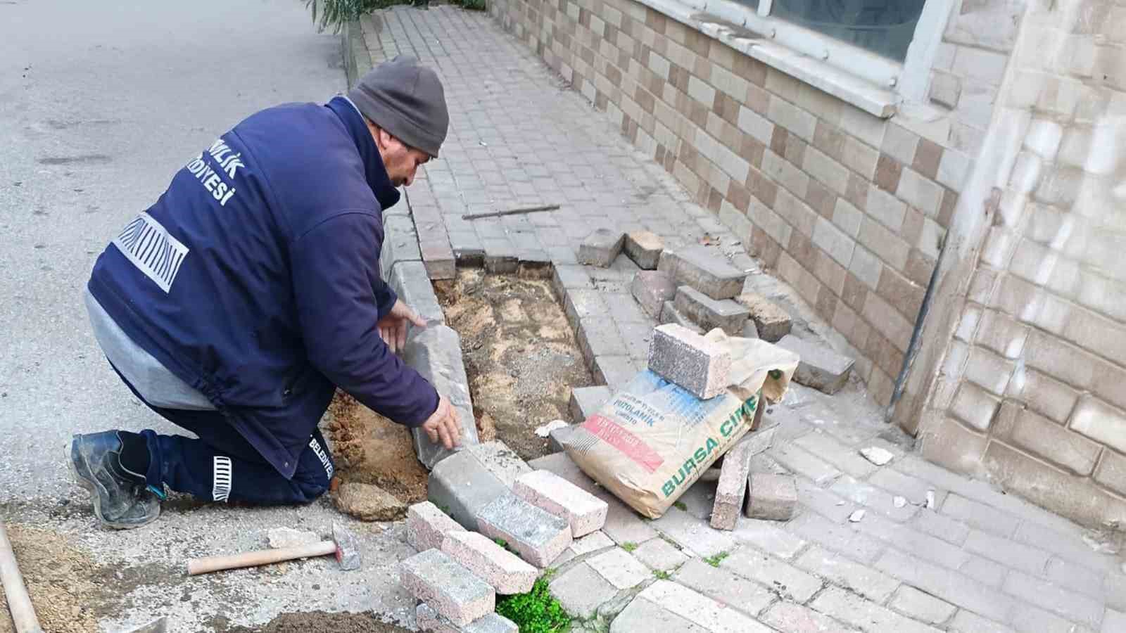 Gemlik Belediyesi’nden asfalt ve kaldırım atağı
