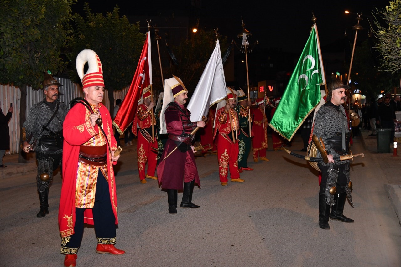 Osmaniye’nin kurtuluşunun 103. yılı fener alayıyla kutlandı
