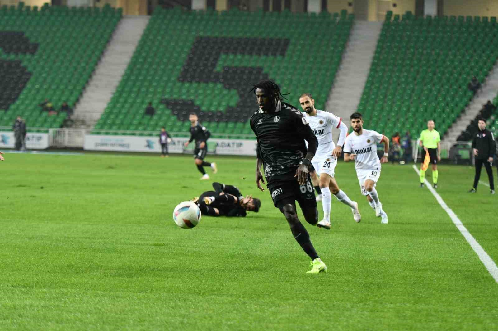 Trendyol 1. Lig: Sakaryaspor: 0  - Gençlerbirliği: 0
