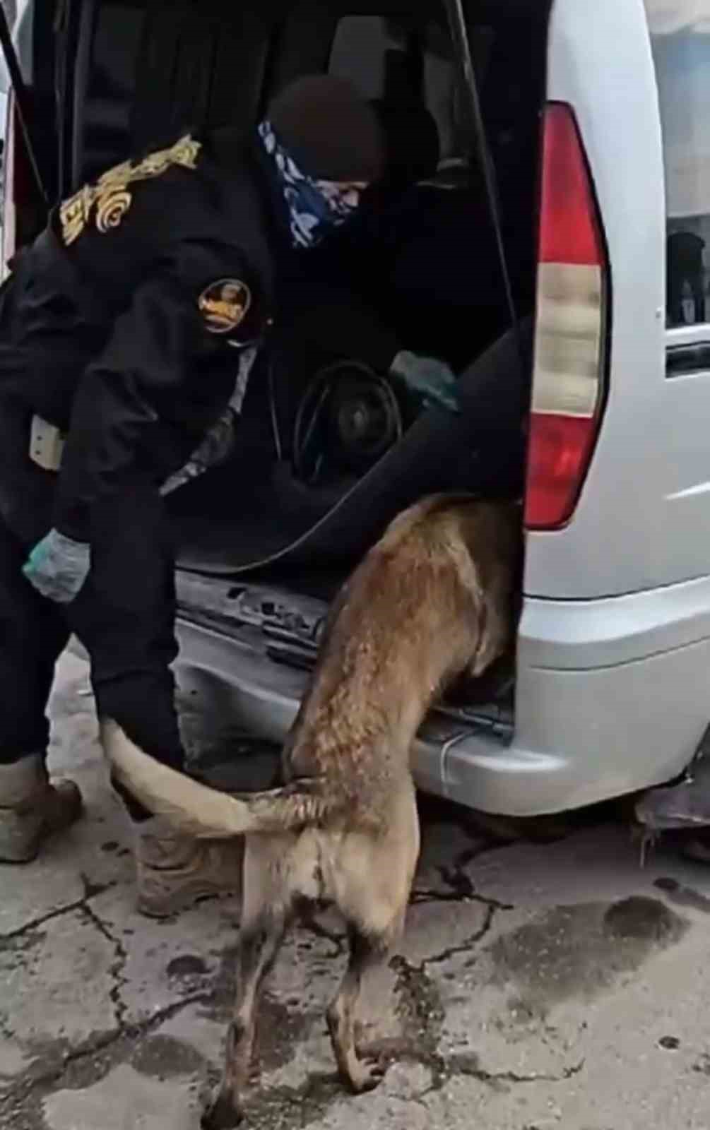 Hakkari’de 42 kilogram metamfetamin ele geçirildi
