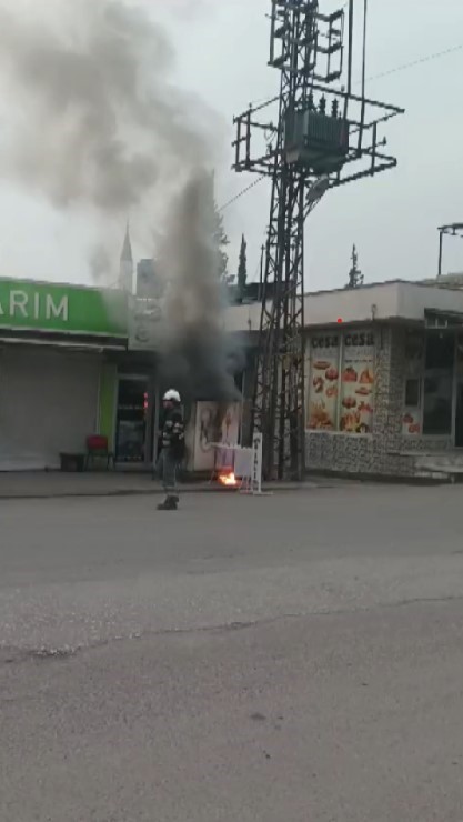 Bomba gibi patlayan trafo alevlere teslim oldu
