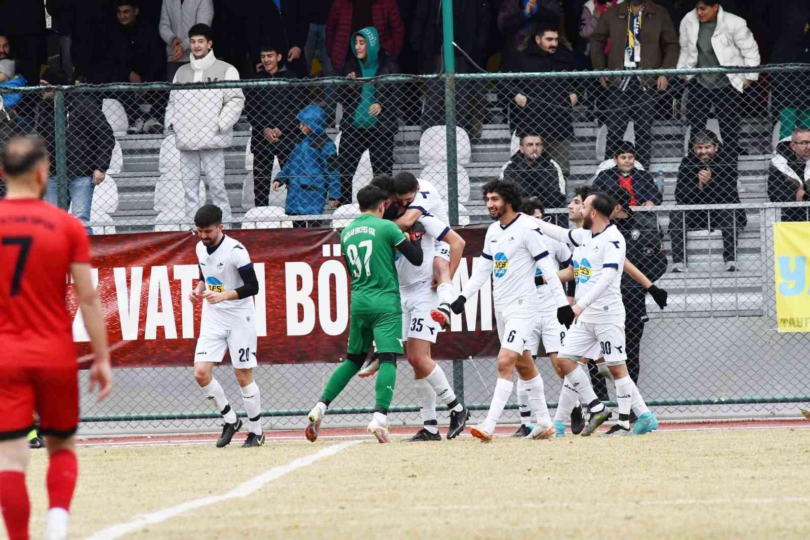 Kayseri Şeker Süper Amatör Küme: Hacılar Erciyesspor: 5 - Özvatanspor: 0
