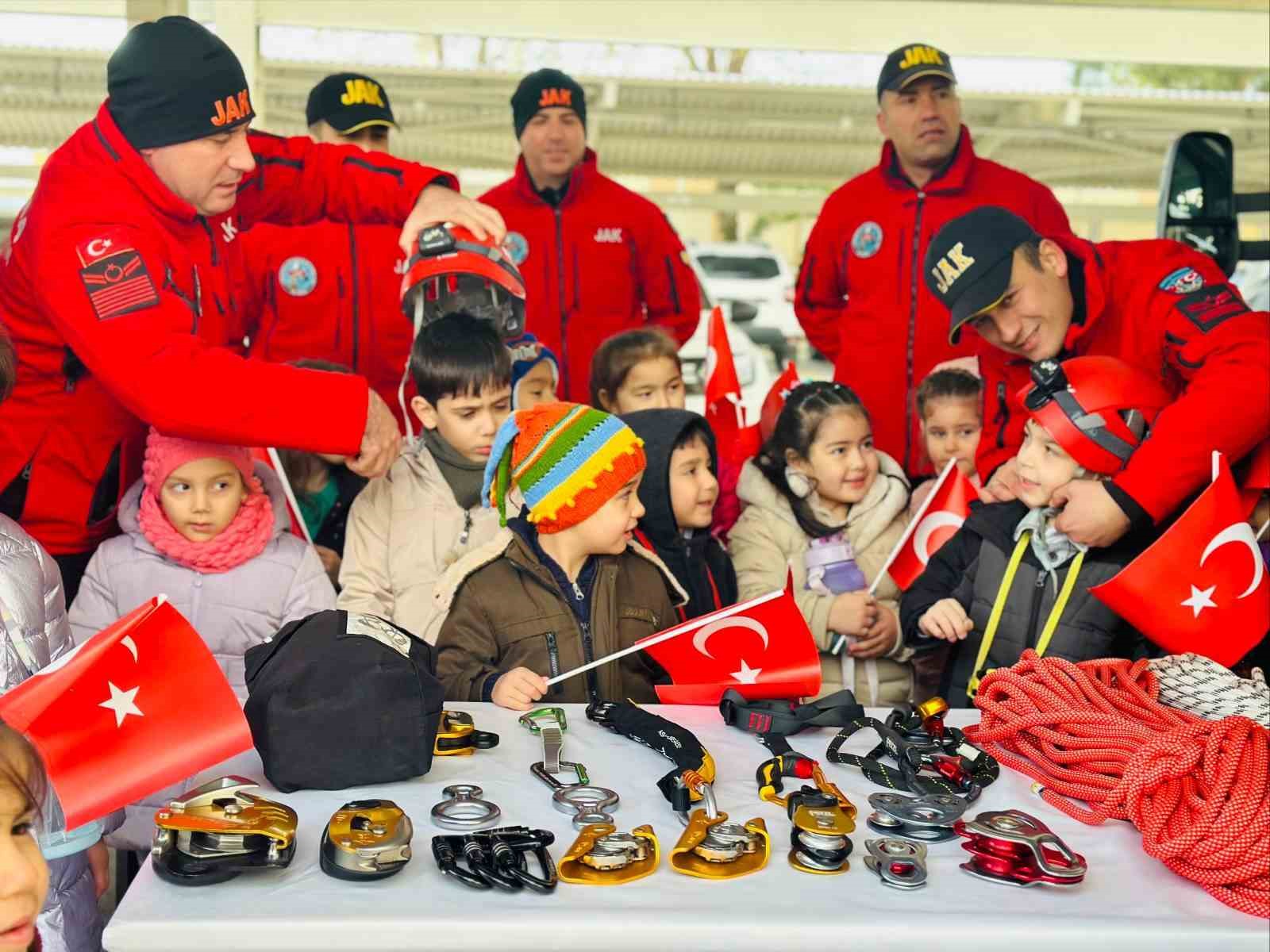 Jandarma anaokulu öğrencileri ağırladı
