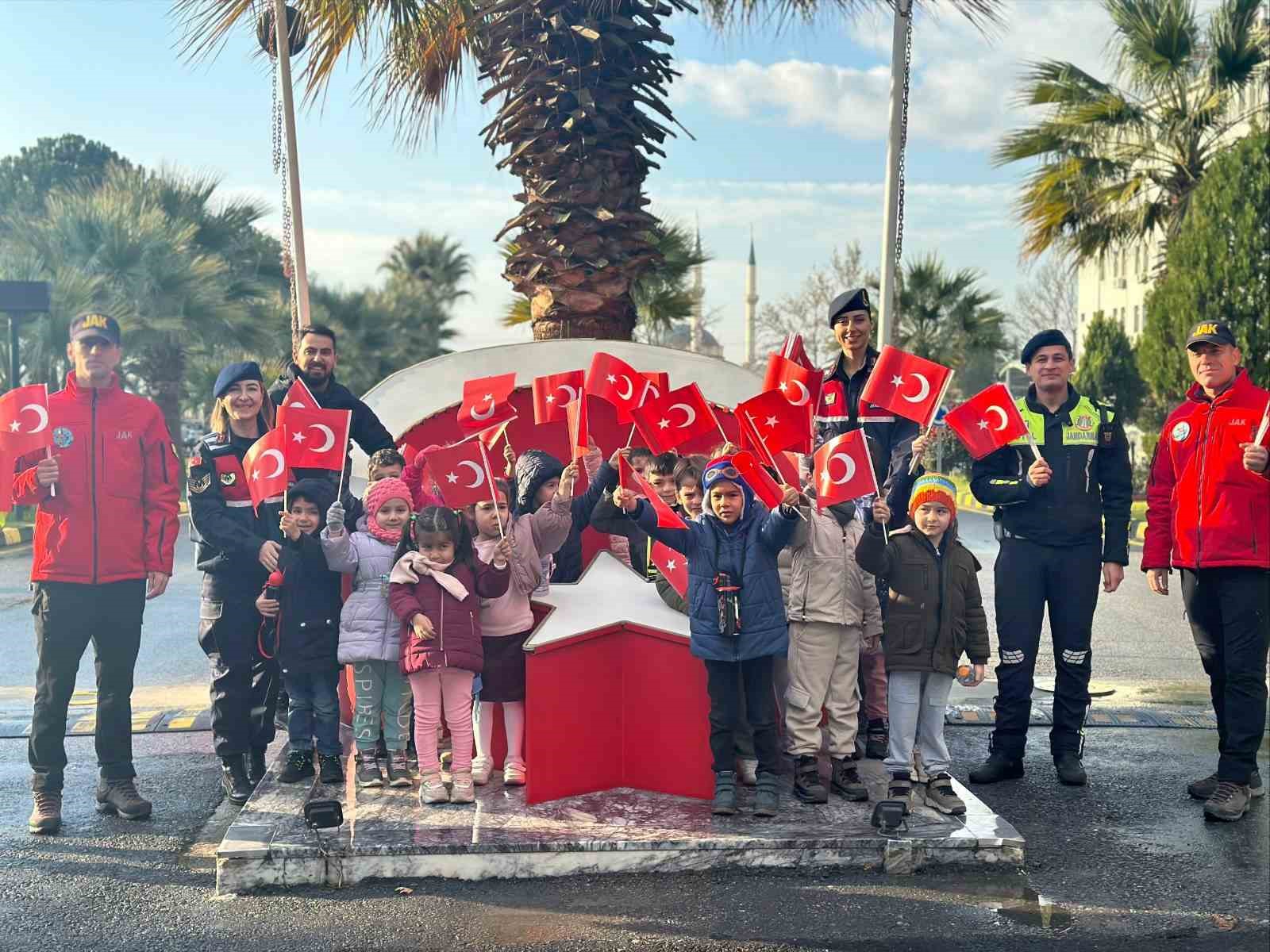 Jandarma anaokulu öğrencileri ağırladı
