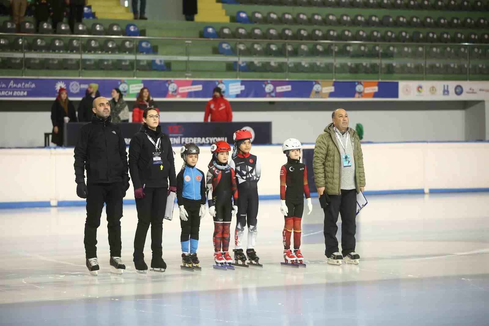 Erzurum’da short track yarışları başladı
