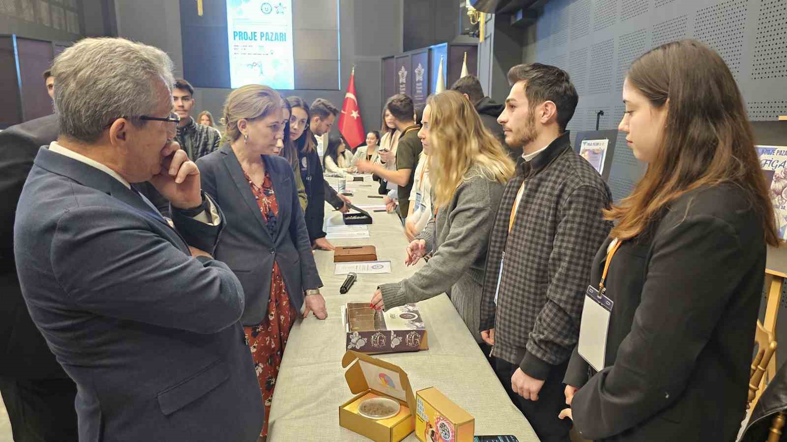 Üniversite öğrencilerinin projeleri görücüye çıktı
