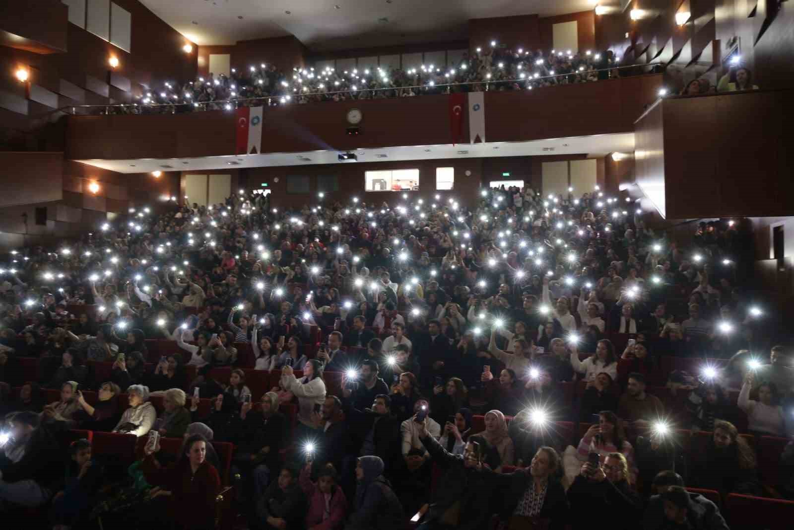 Niğde’de Barış Manço Anma Konserine büyük ilgi
