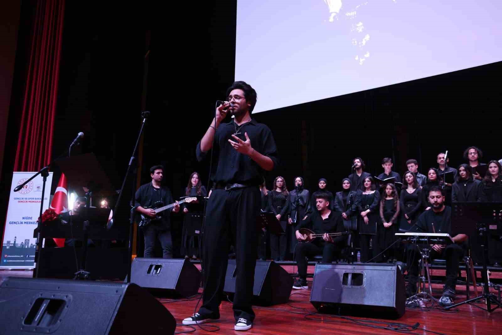 Niğde’de Barış Manço Anma Konserine büyük ilgi
