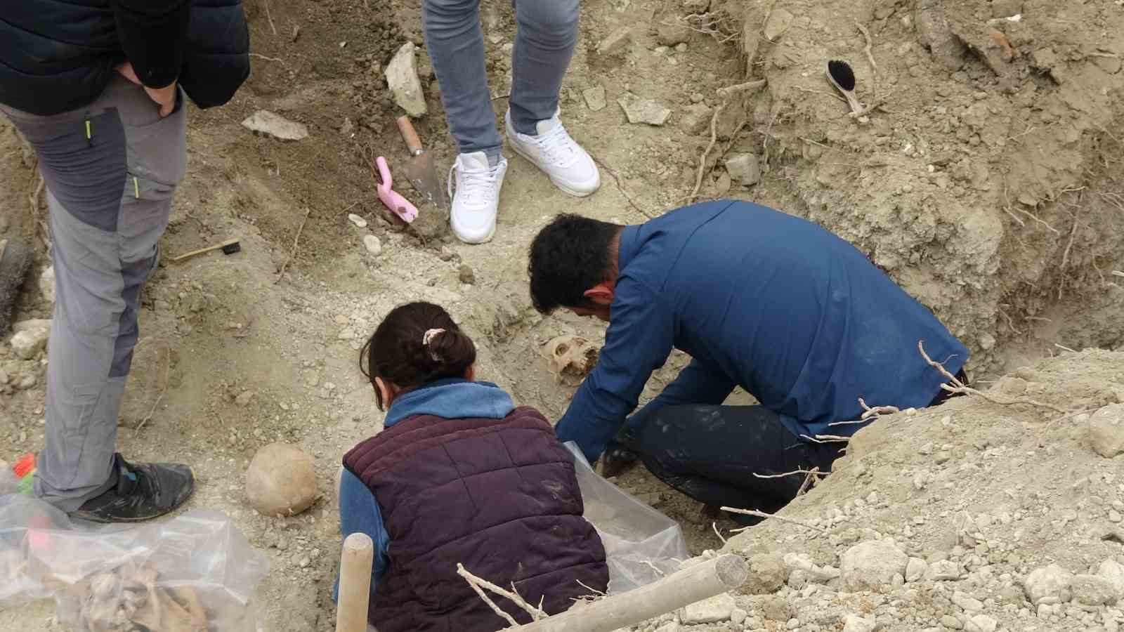 Burdur’da insan kemikleri bulunan bölgedeki saha çalışmaları tamamlandı
