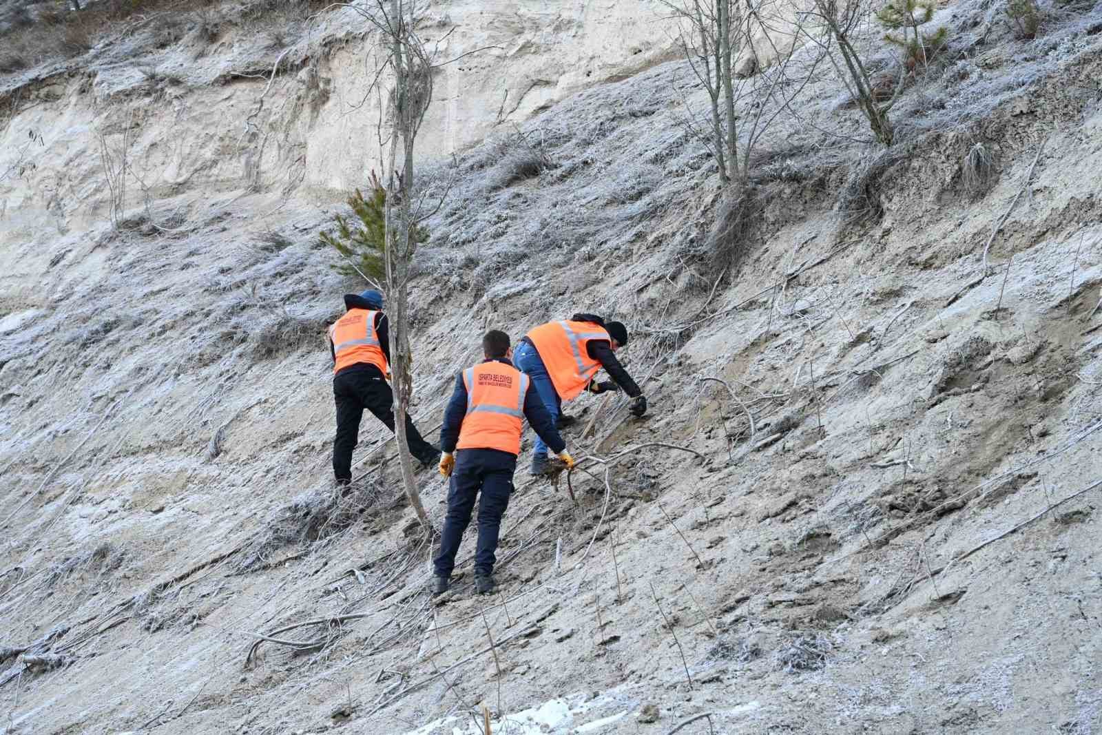 Isparta Belediyesi’nden Gölcük Tabiat Parkı’na destek: 10 bin akasya fidanı dikiliyor
