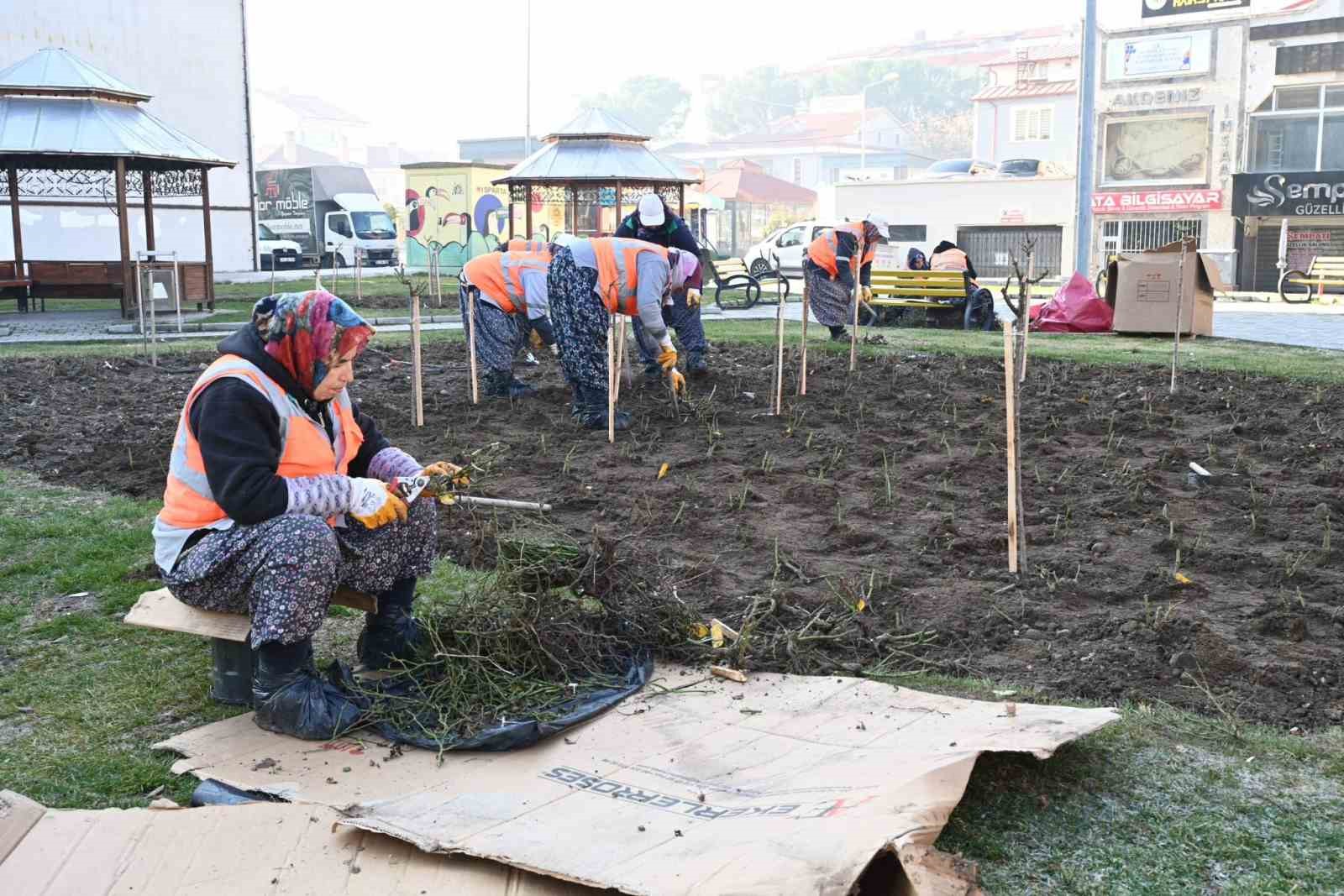 Isparta Belediyesi’nden Gölcük Tabiat Parkı’na destek: 10 bin akasya fidanı dikiliyor
